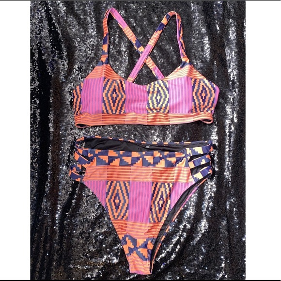 Other - NWOT swimsuit 💕🧡🖤